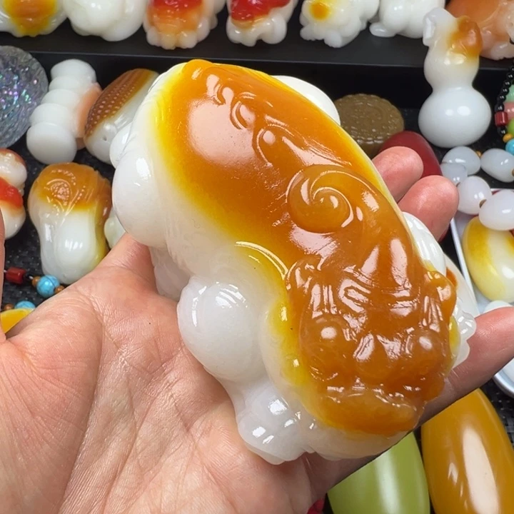 新疆戈壁五彩石金丝