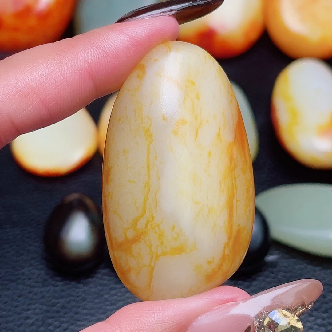 和田玉未镶嵌珠宝奇石