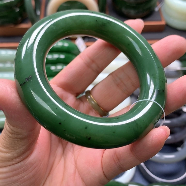 【闪购商品】未镶嵌手镯和田玉（碧玉）44