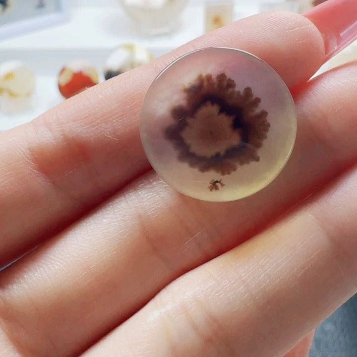 玛瑙/玉髓未镶嵌珠宝奇石