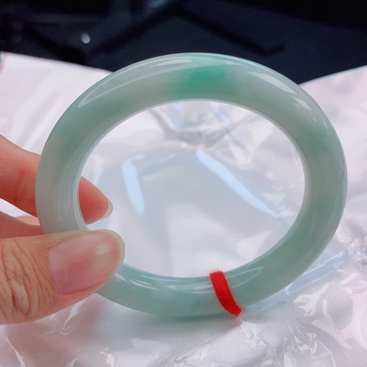 翡翠未镶嵌手镯（圆镯）54-55圈