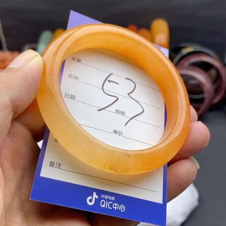 未镶嵌手镯石英质玉