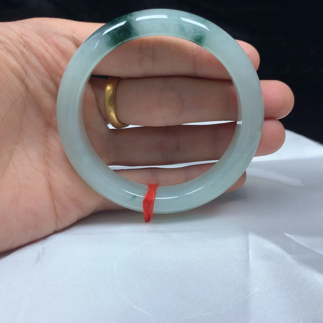 翡翠未镶嵌手镯（圆镯）55.2