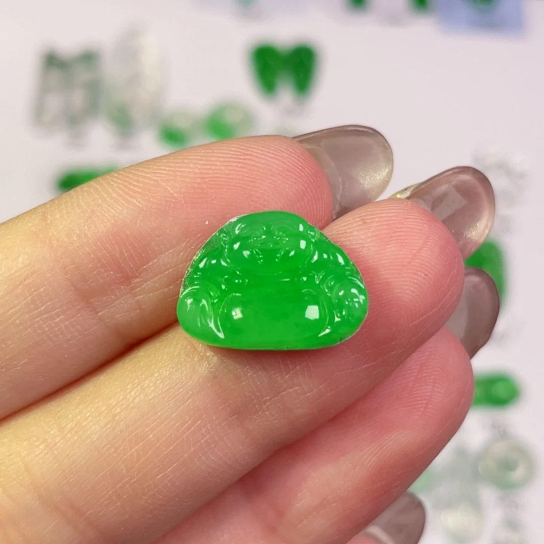 翡翠未镶嵌颈饰裸石