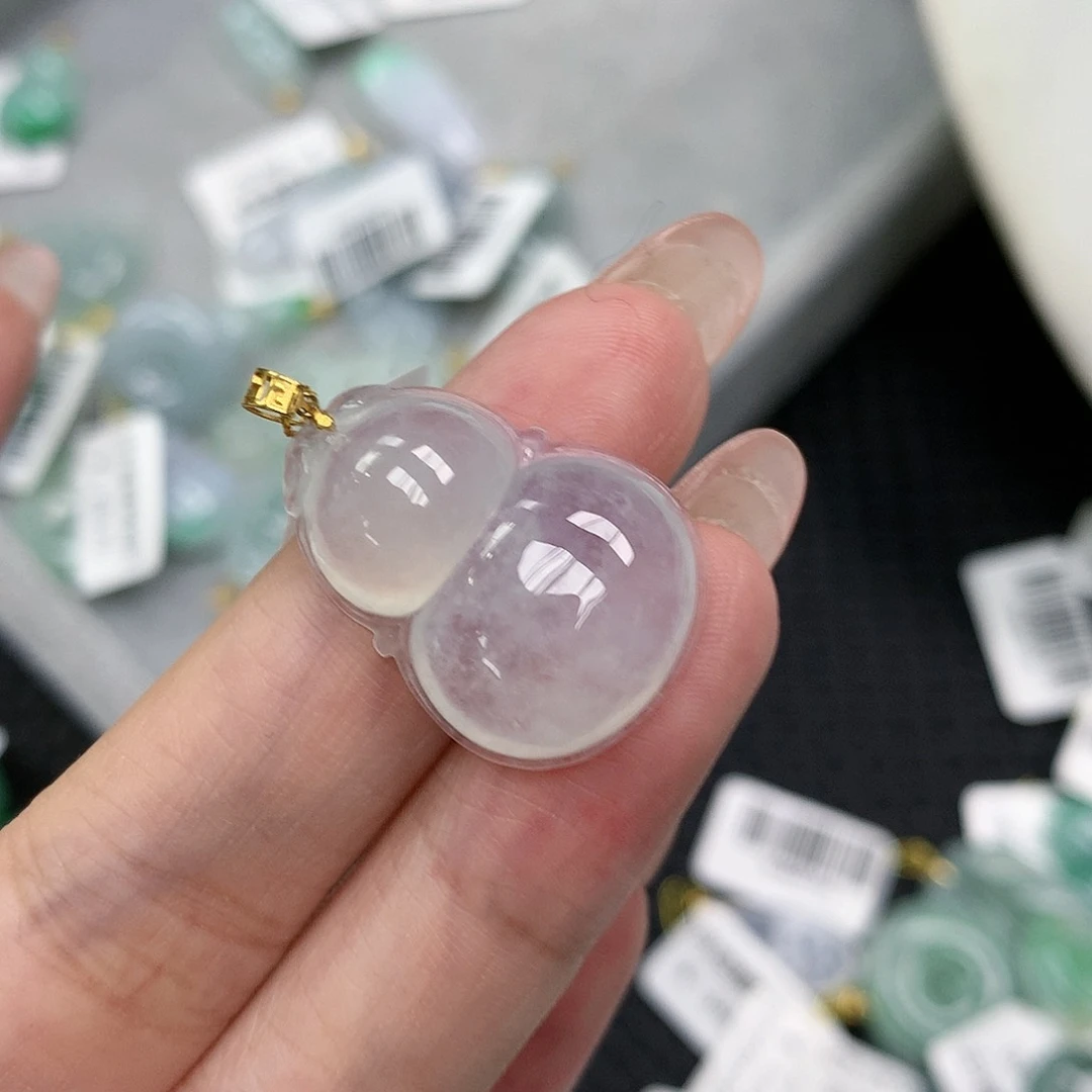 颈饰18K金镶嵌翡翠