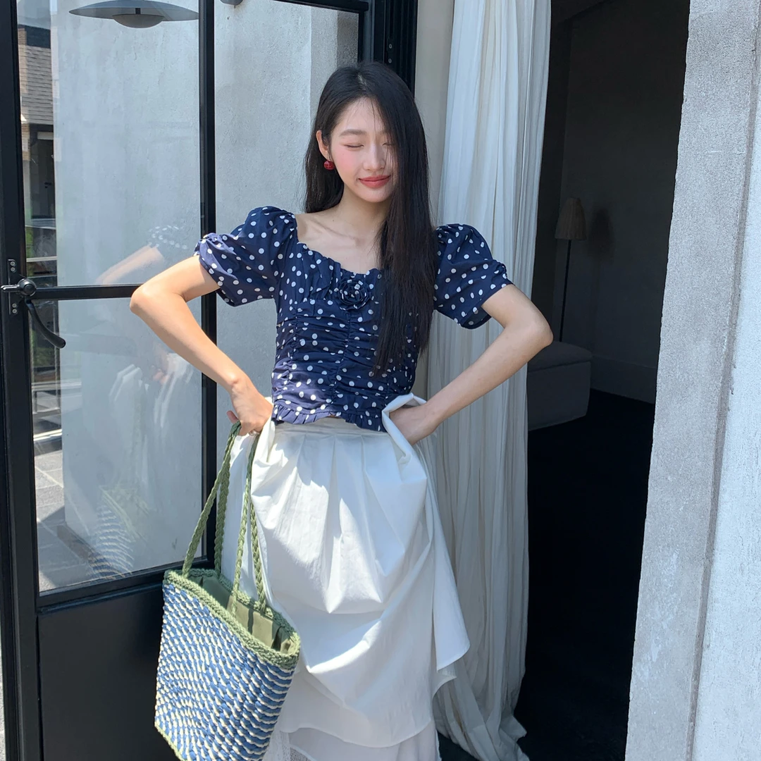 25夏清新甜美减龄短款波点褶皱泡泡袖上衣女S5603