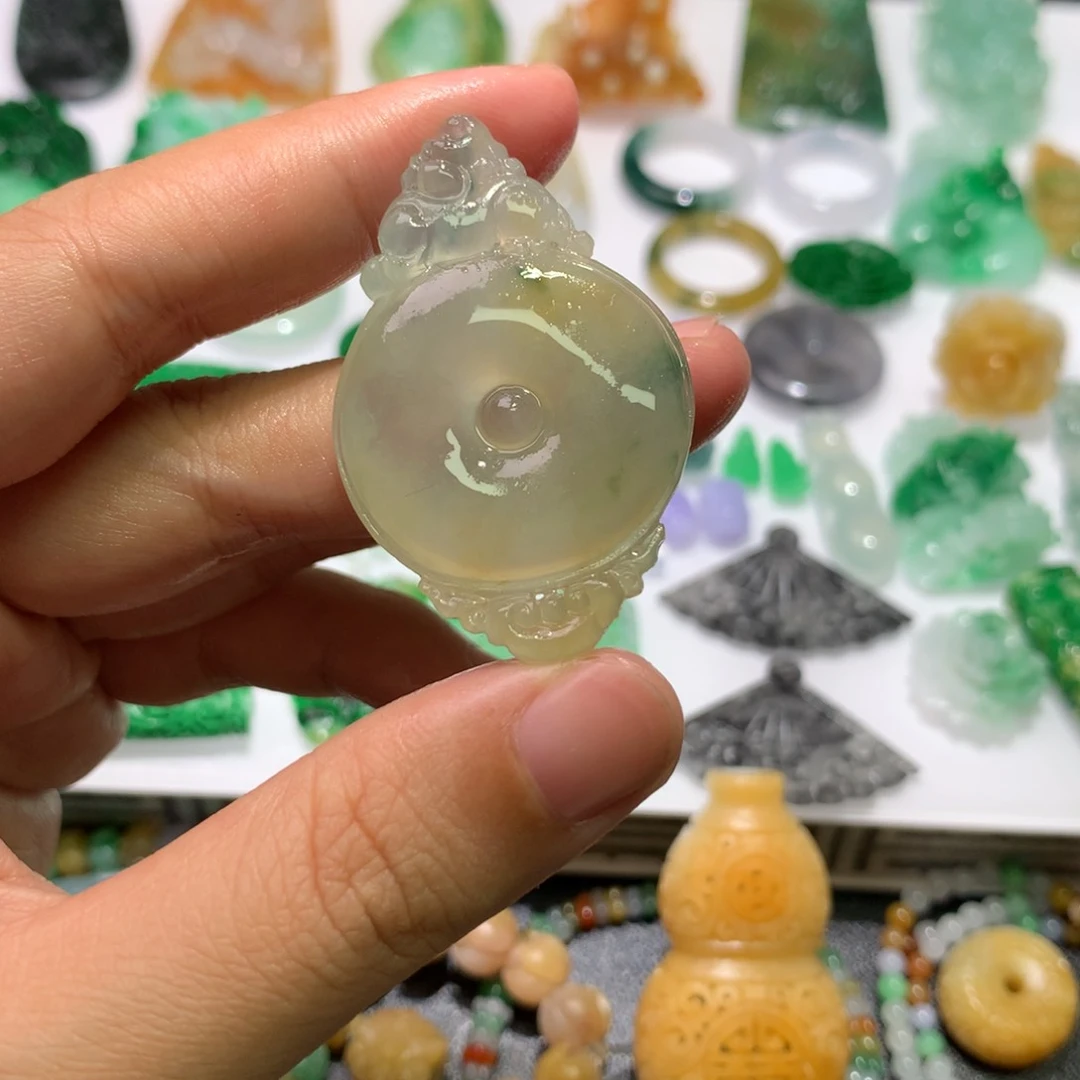 未镶嵌定制翡翠S****?平安扣
