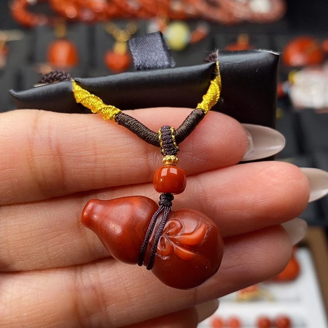 南红玛瑙未镶嵌四川凉山牛血红葫芦吊坠