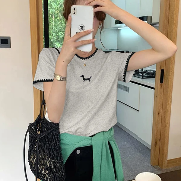 设计感别致绣花短袖t恤女拼接撞色夏季女装体恤韩版百搭洋气上衣
