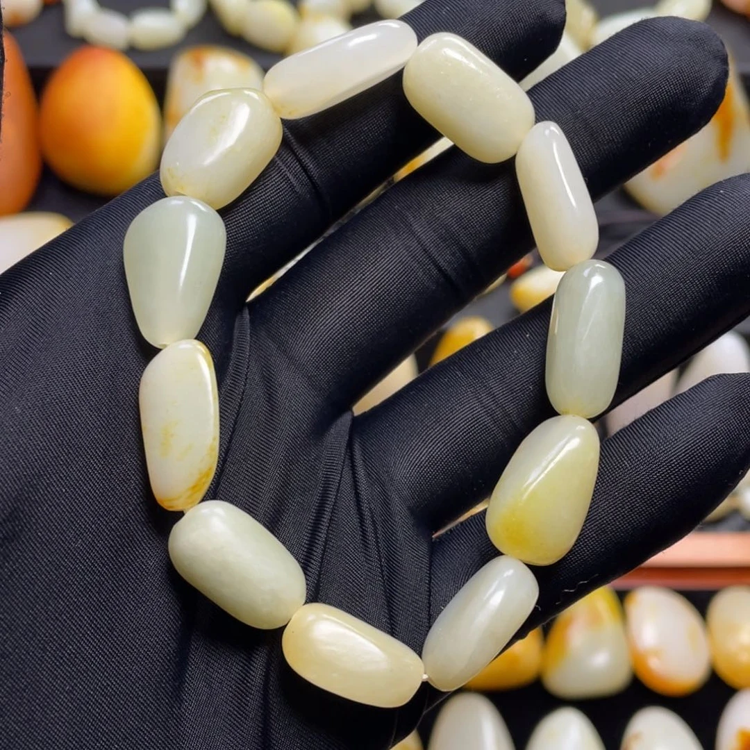 颈饰未镶嵌和田玉