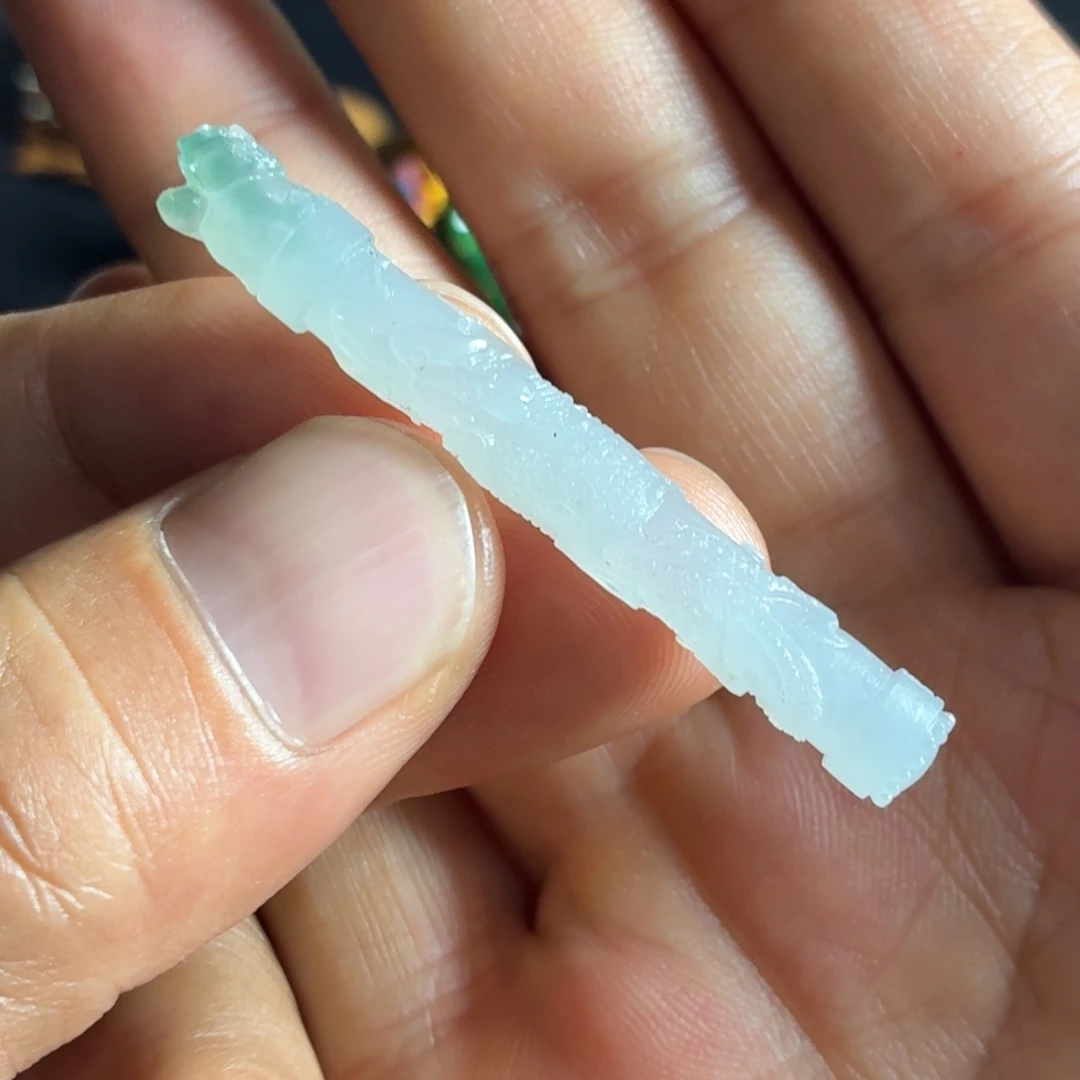 定制翡翠未镶嵌龙珠