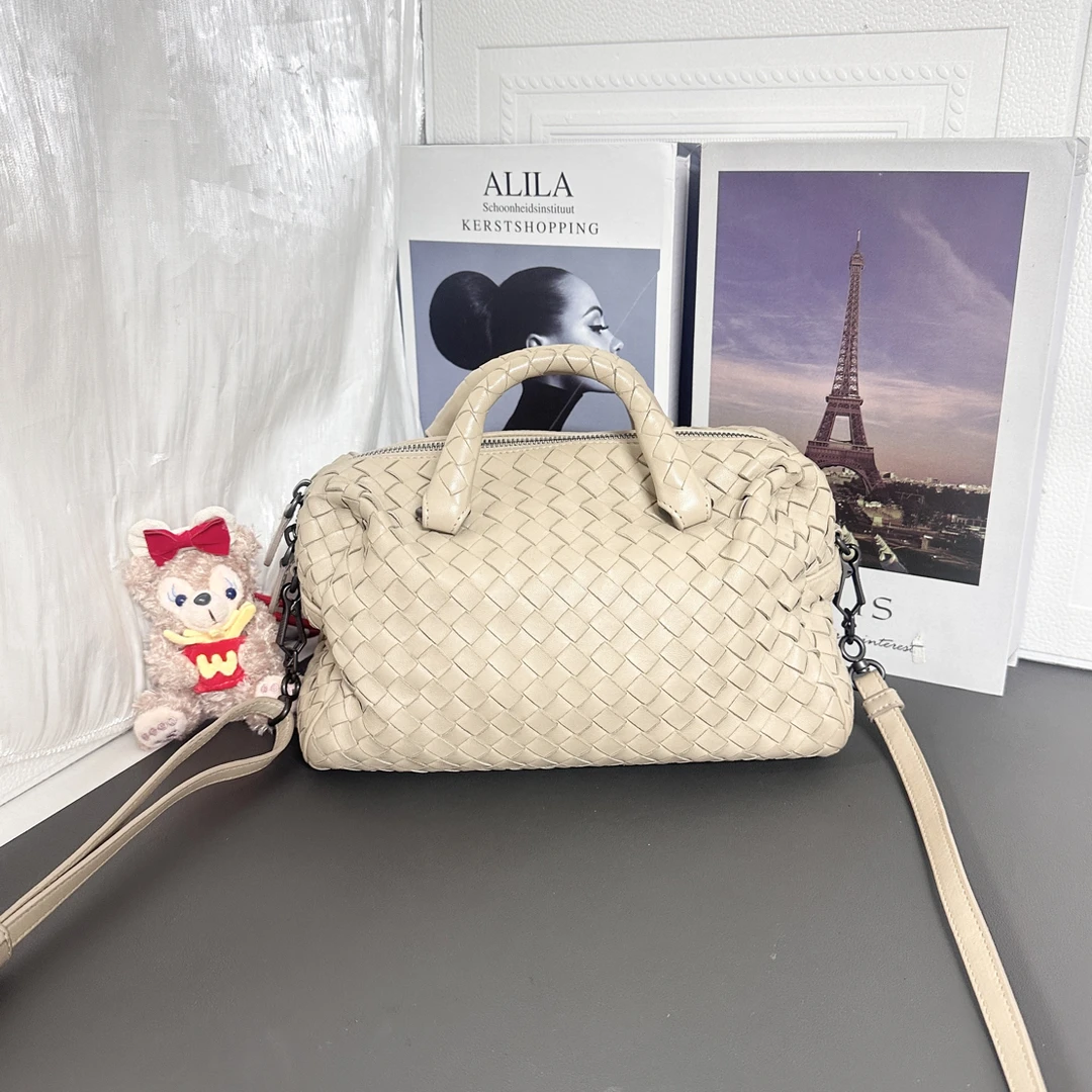 95新 BOTTEGA VENETA/葆蝶家 95新卡其色编织波士顿手提斜挎包