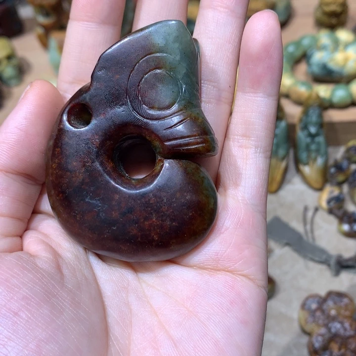 未镶嵌岫岩河磨玉（透闪石质玉）把件