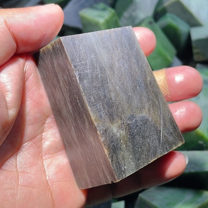 和田玉（碧玉）未镶嵌手镯