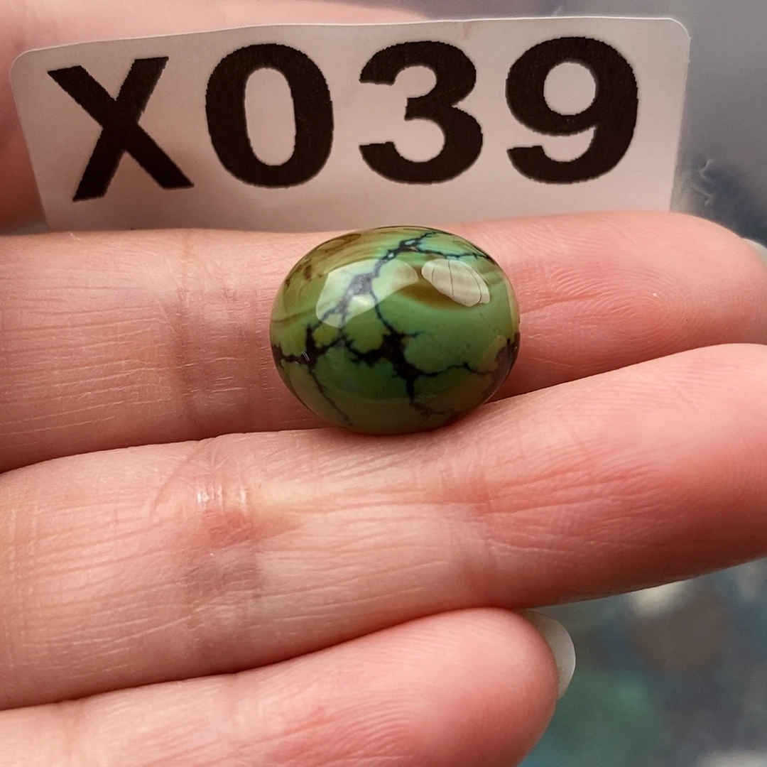 绿松石未镶嵌原矿