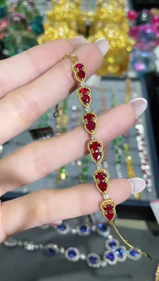 18K金镶嵌天然红宝石手链葫芦款
