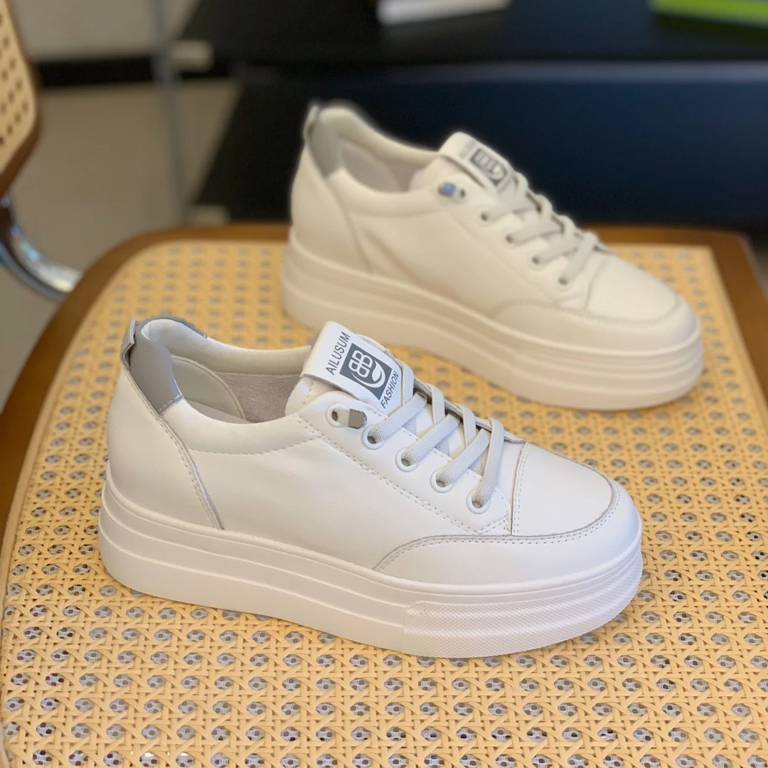 内增高真皮小白鞋女2025秋季新款小个子松糕厚底简约百搭运动板鞋