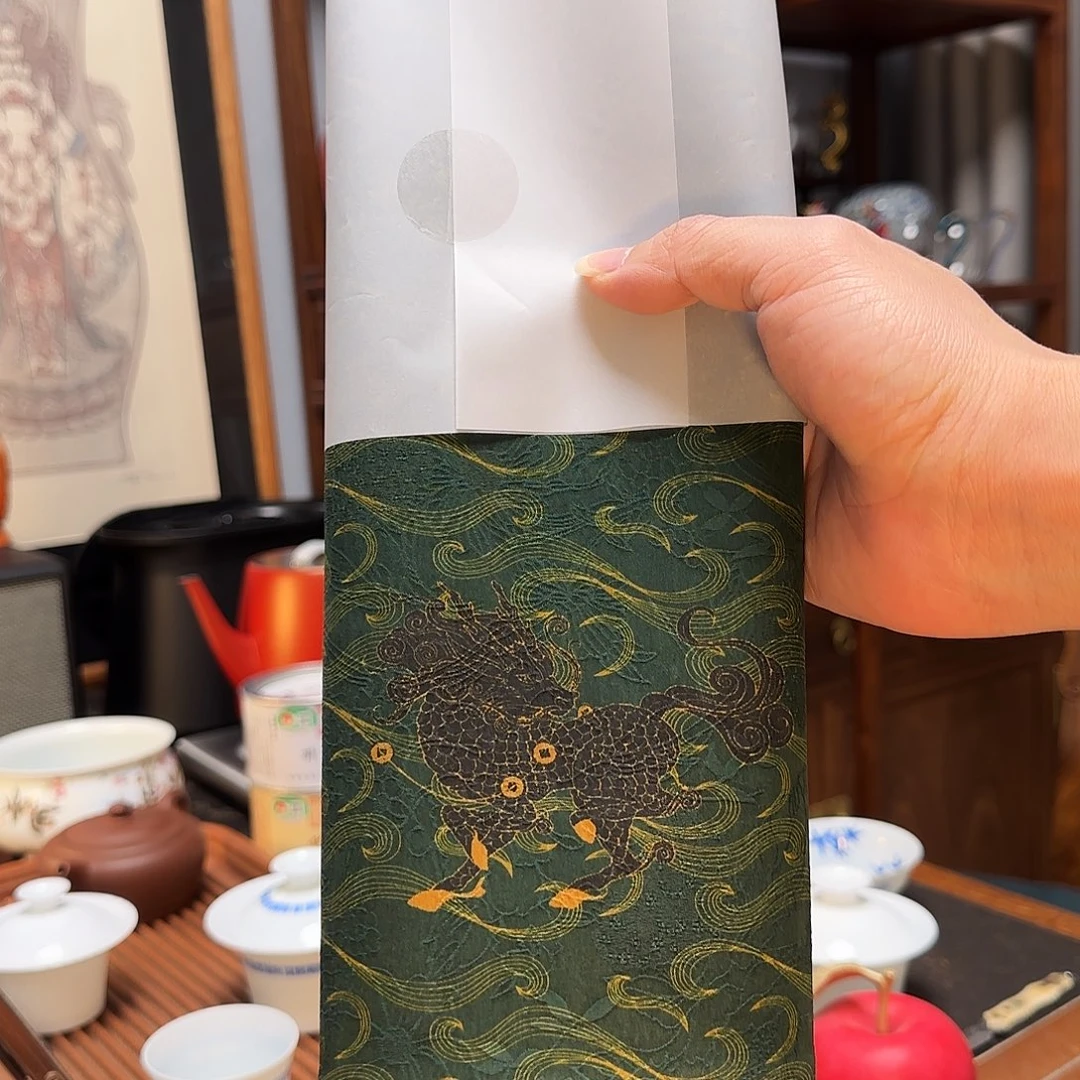 莫*呀慢蓝香云纱麒麟68×38大小