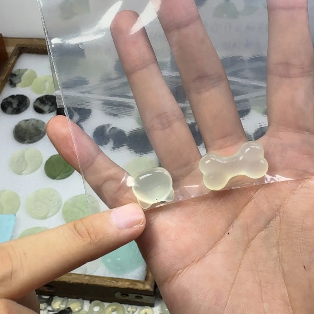 L***⁶蛇纹石玉未镶嵌吊坠