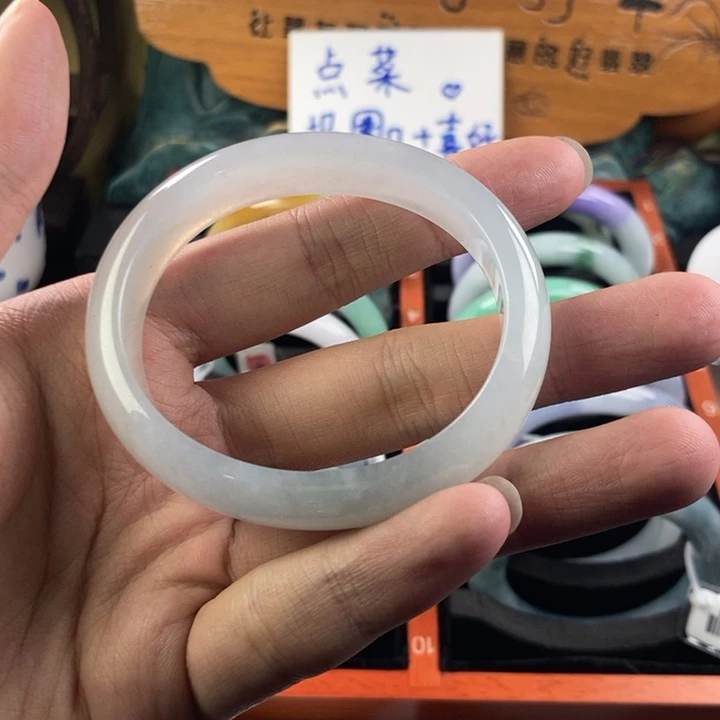 翡翠手镯未镶嵌48小时鉴赏