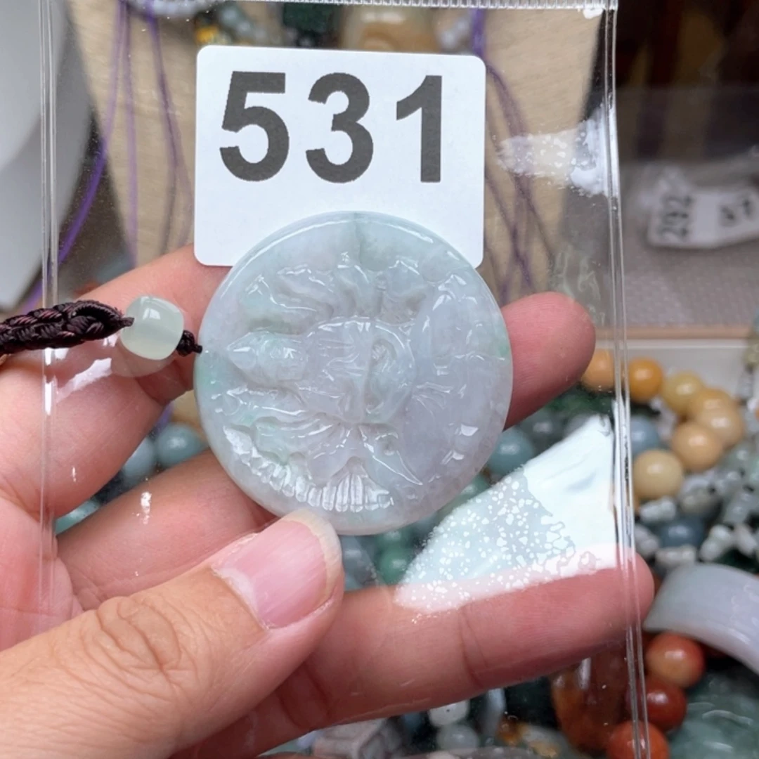 【闪购商品】翡翠颈饰未镶嵌万**阳翡翠