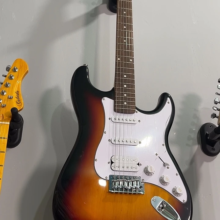 D***辉日落色电吉他66666