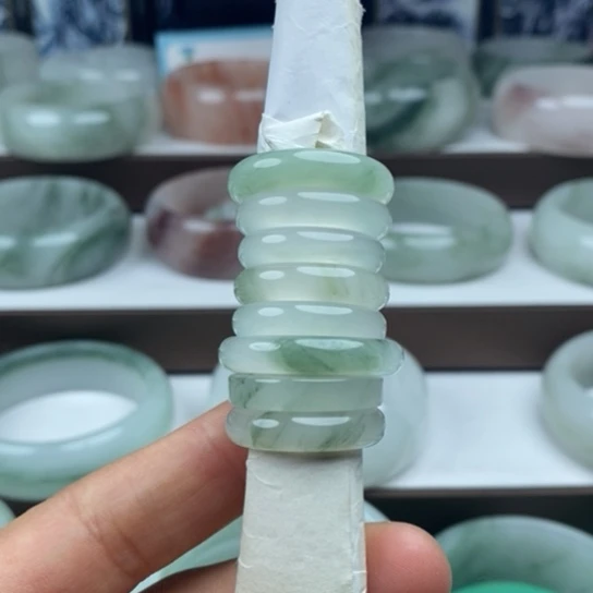 石英质玉（金丝玉）未镶嵌手镯