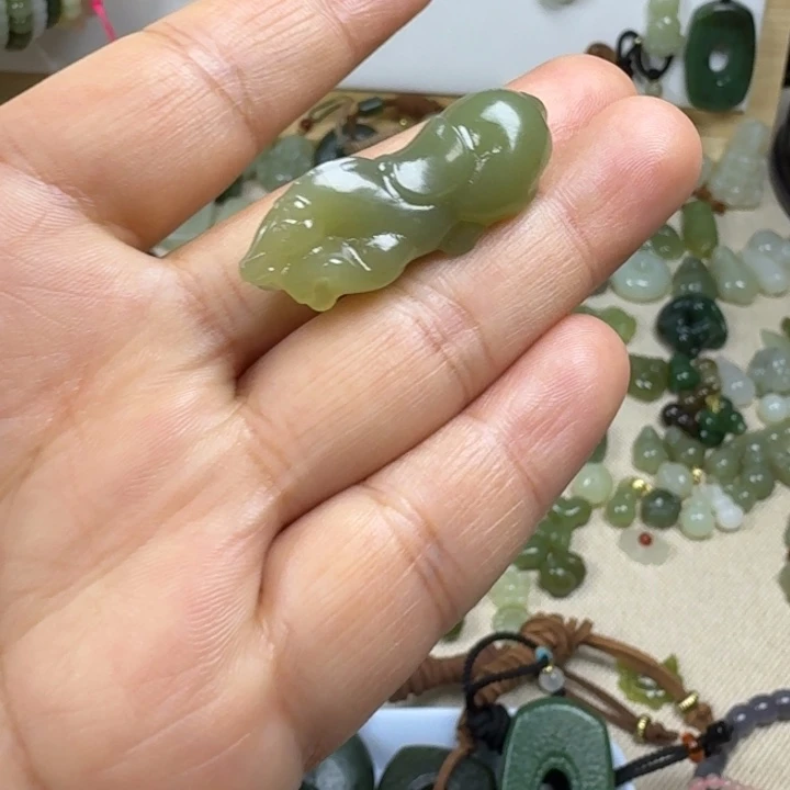 和田玉未镶嵌挂件