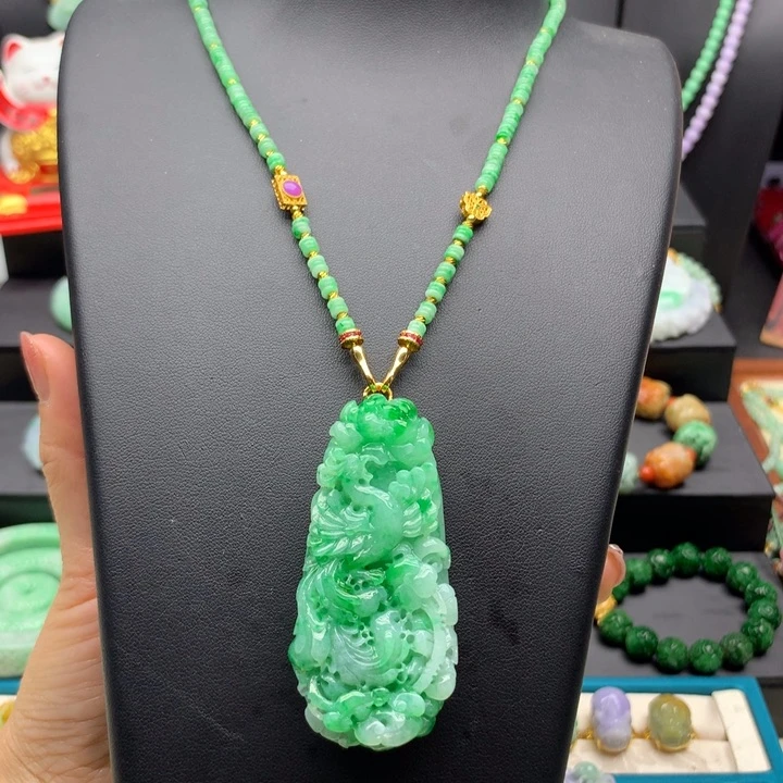 翡翠未镶嵌颈饰翡翠凤凰
