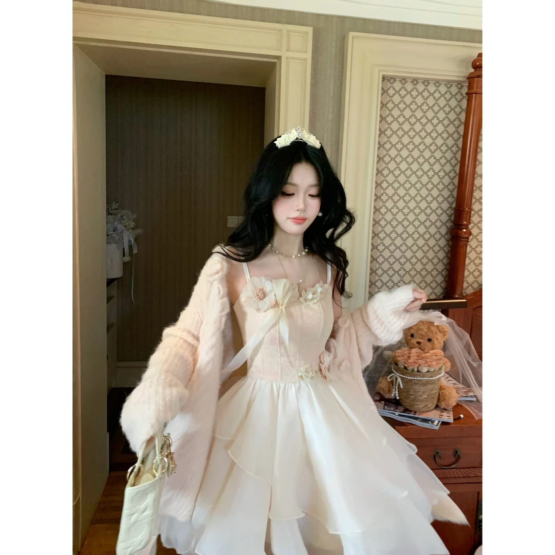 Blovelan云端花颂 仙气氛围感立体花朵收腰不规则裙摆吊带短裙