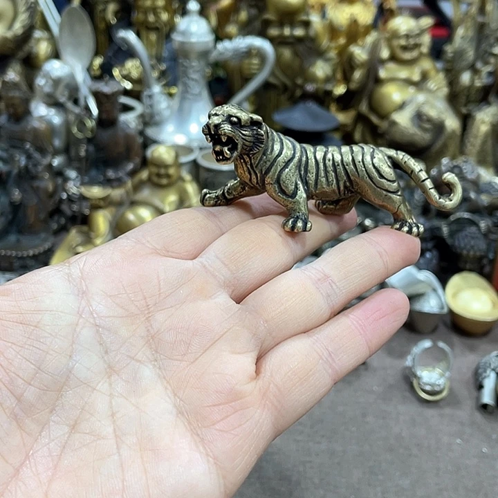 东*一远铜器工艺品摆件