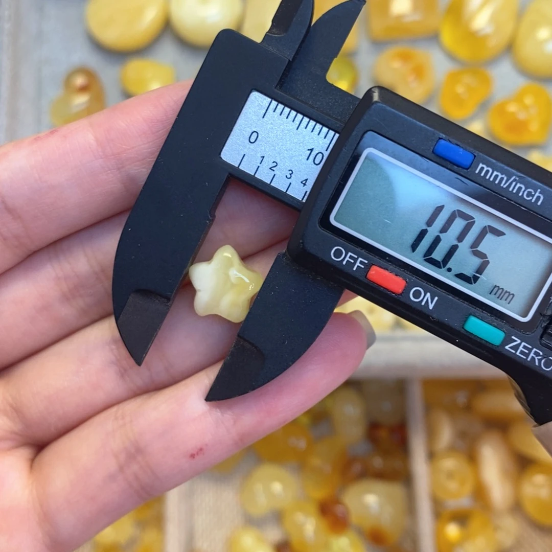 琥珀颈饰未镶嵌星星