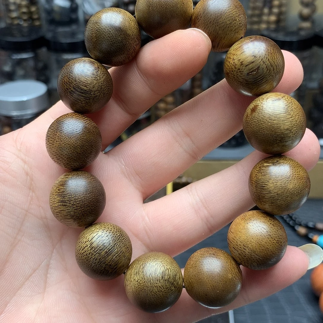 非洲檀香无事牌海南莺歌绿18mm