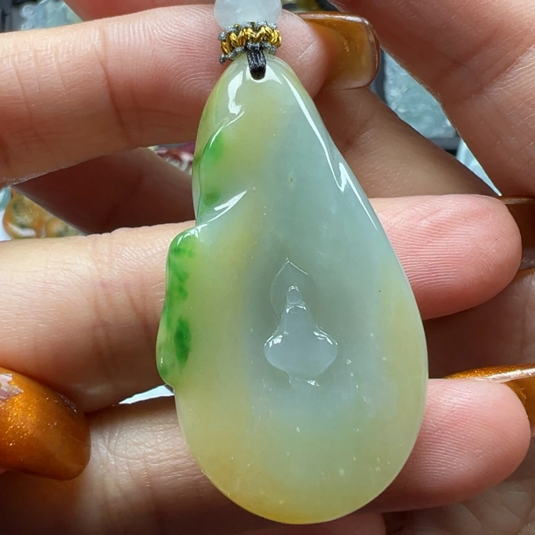 翡翠未镶嵌颈饰悟道
