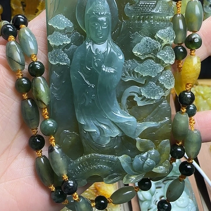 未镶嵌蛇纹石玉颈饰