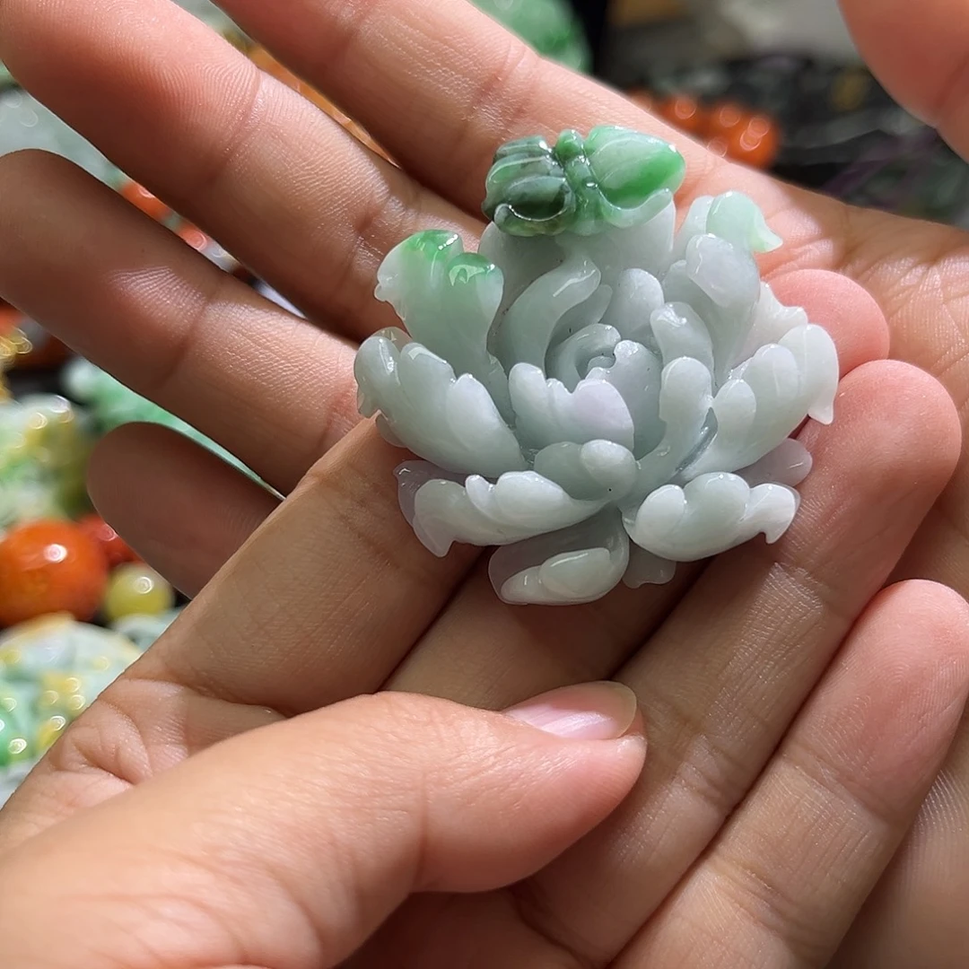 翡翠未镶嵌颈饰待编织