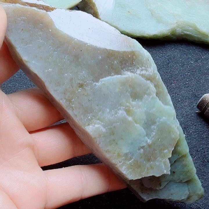 未镶嵌和田玉（糖玉）珠宝半成品