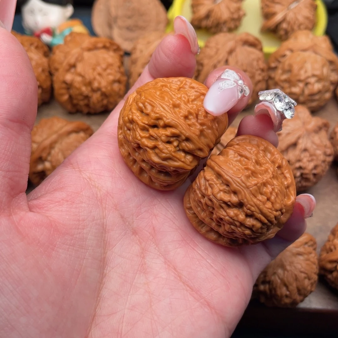 把件文玩核桃全品，红皮三角白36