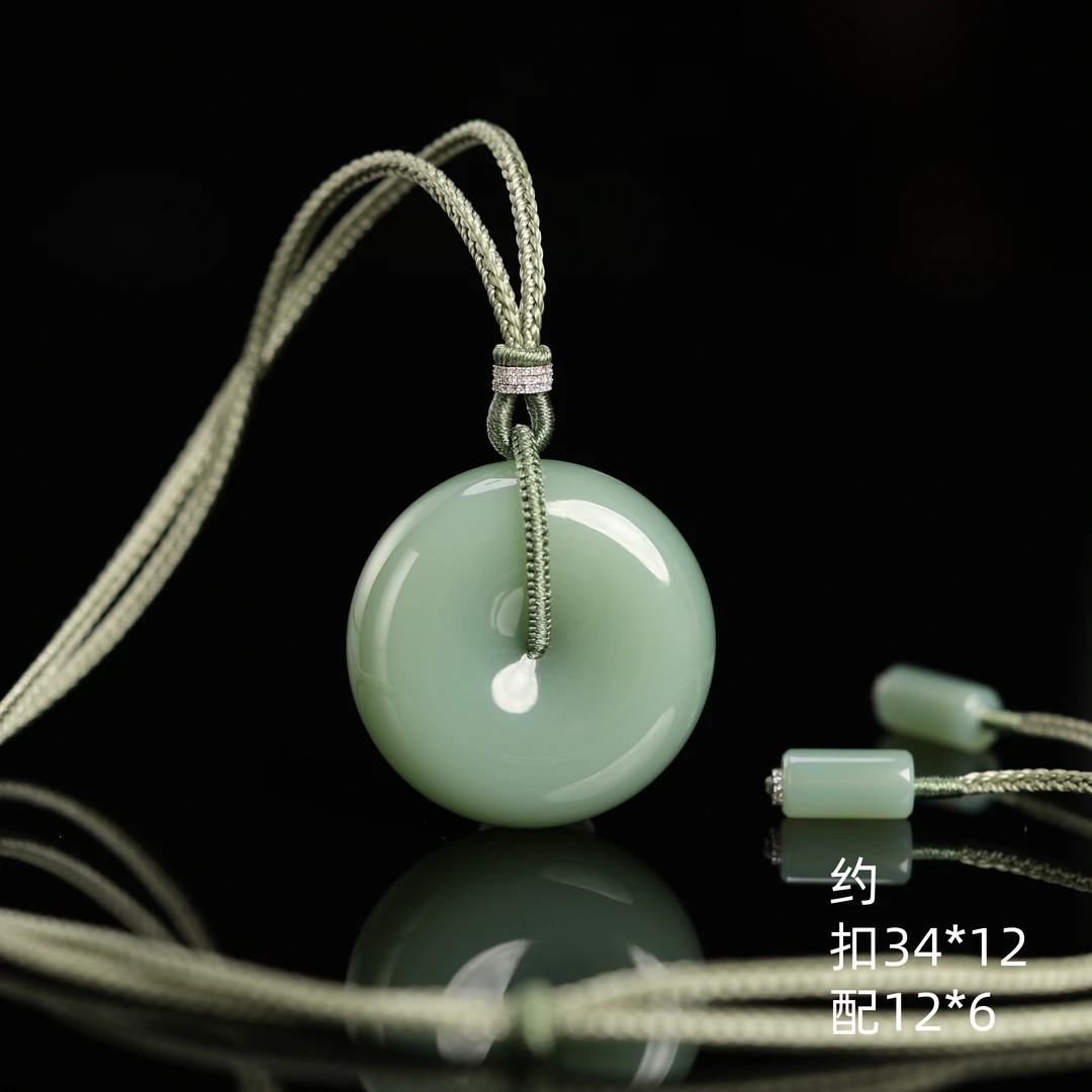 本真 | ”别时”严选精品和田玉高色粉青平安扣吊坠
