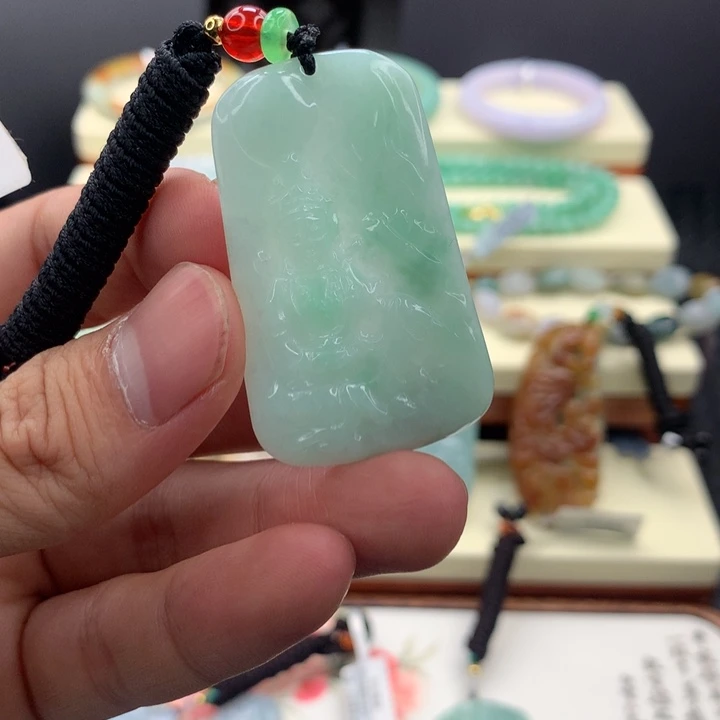 翡翠未镶嵌颈饰吊坠