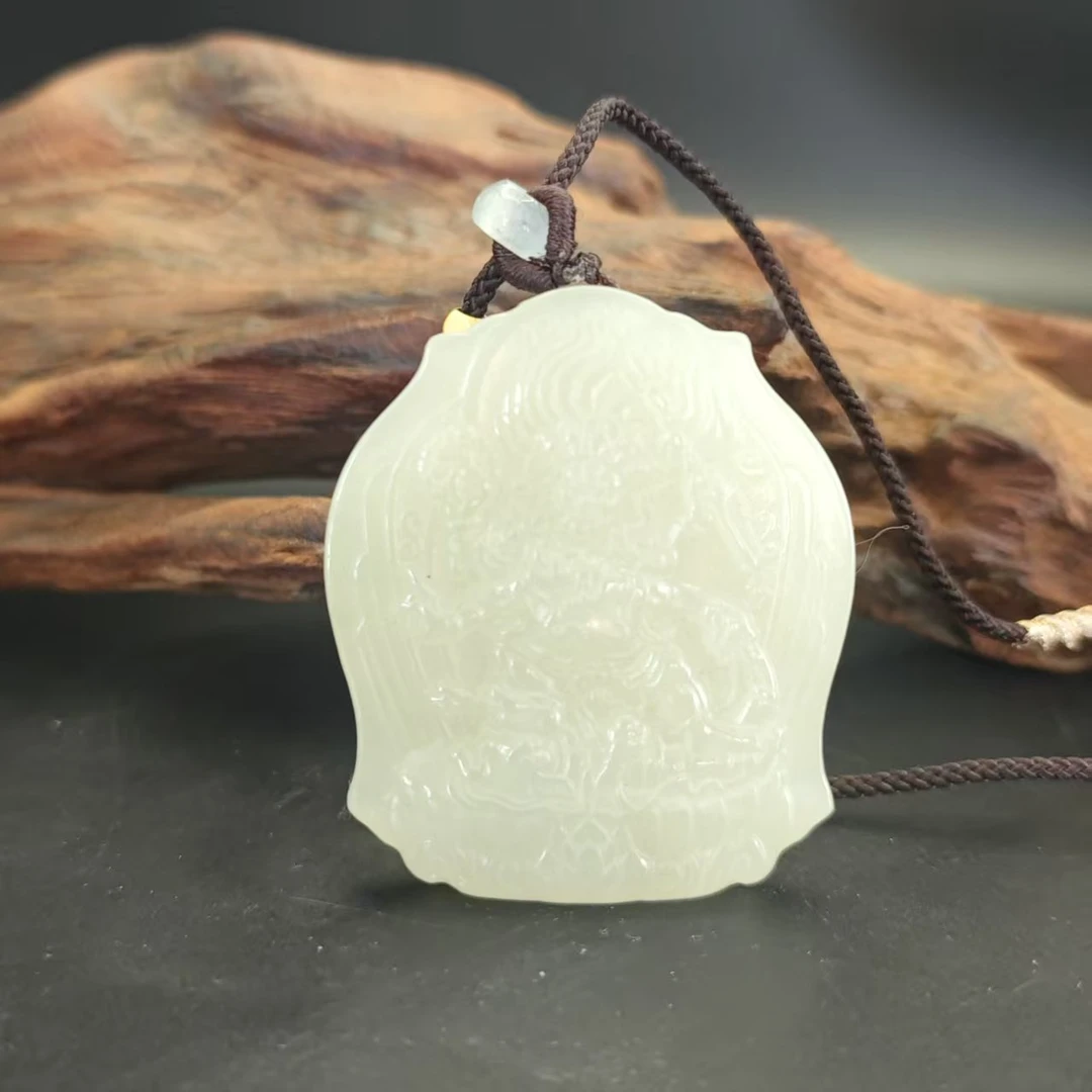 Q和田玉六臂天王吊坠0096