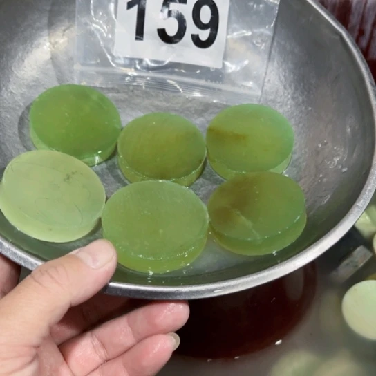 蛇纹石玉未镶嵌珠宝奇石