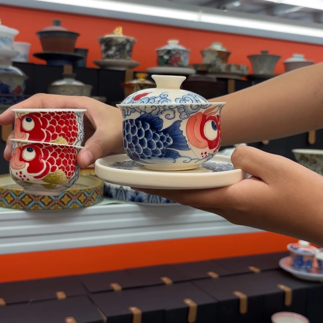 茶具是指由茶的茶具及其他