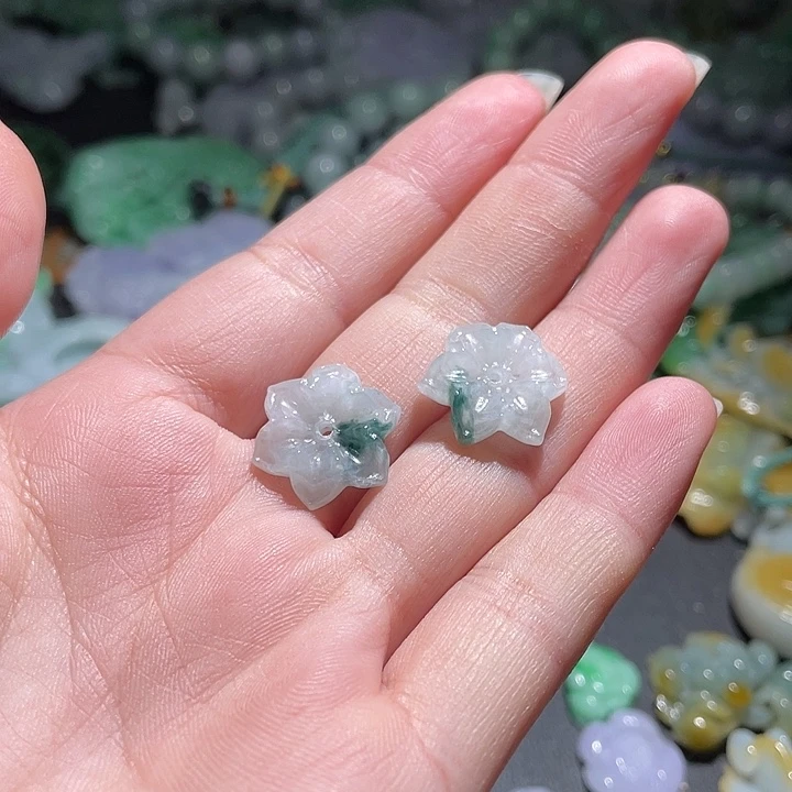 颈饰未镶嵌翡翠天