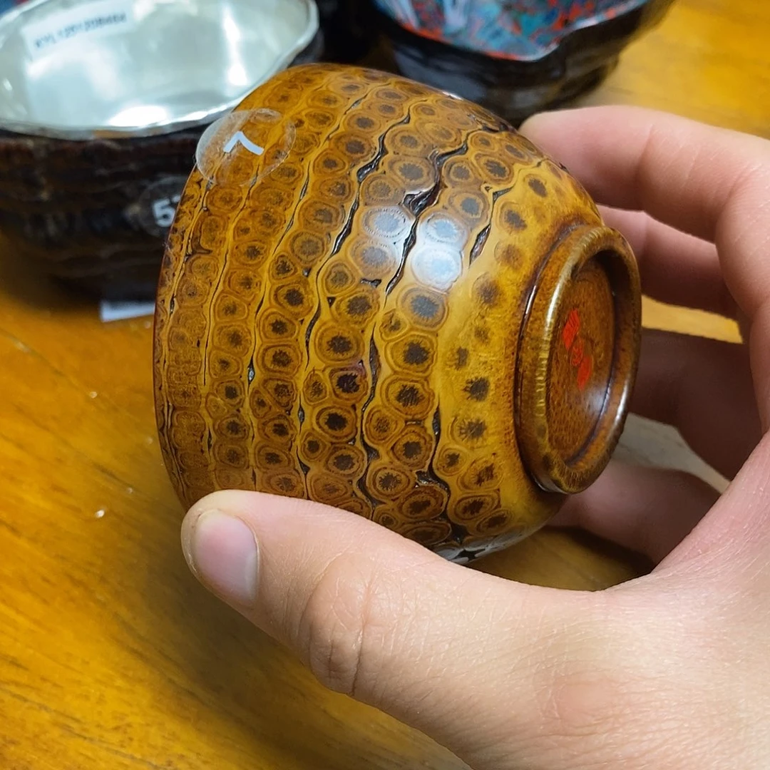 小***屹大漆工艺满钉竹根杯