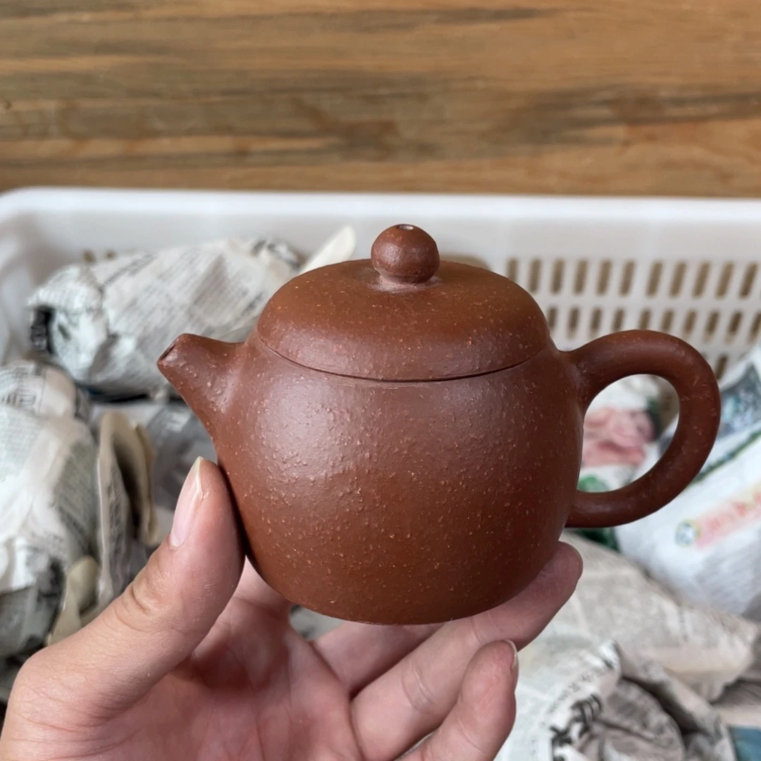 紫砂茶壶老厂紫砂壶一件。