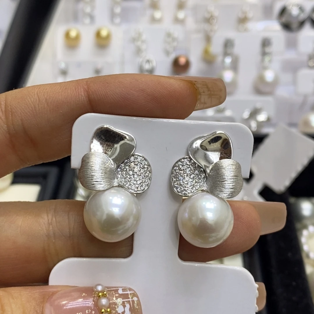 淡水珍珠银S925镶嵌耳饰