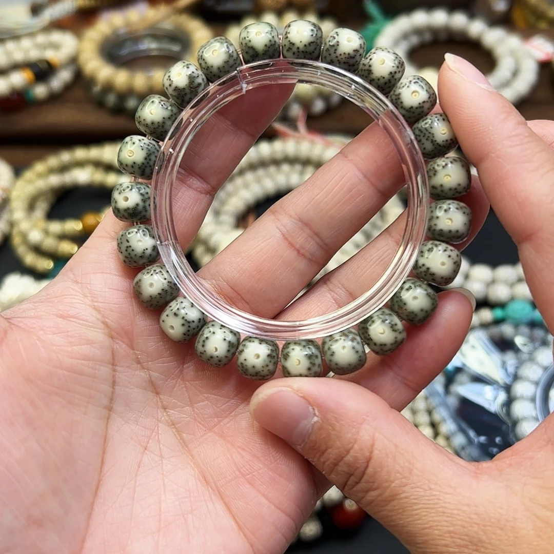 星月菩提手串绿*花石玉料大眼睛