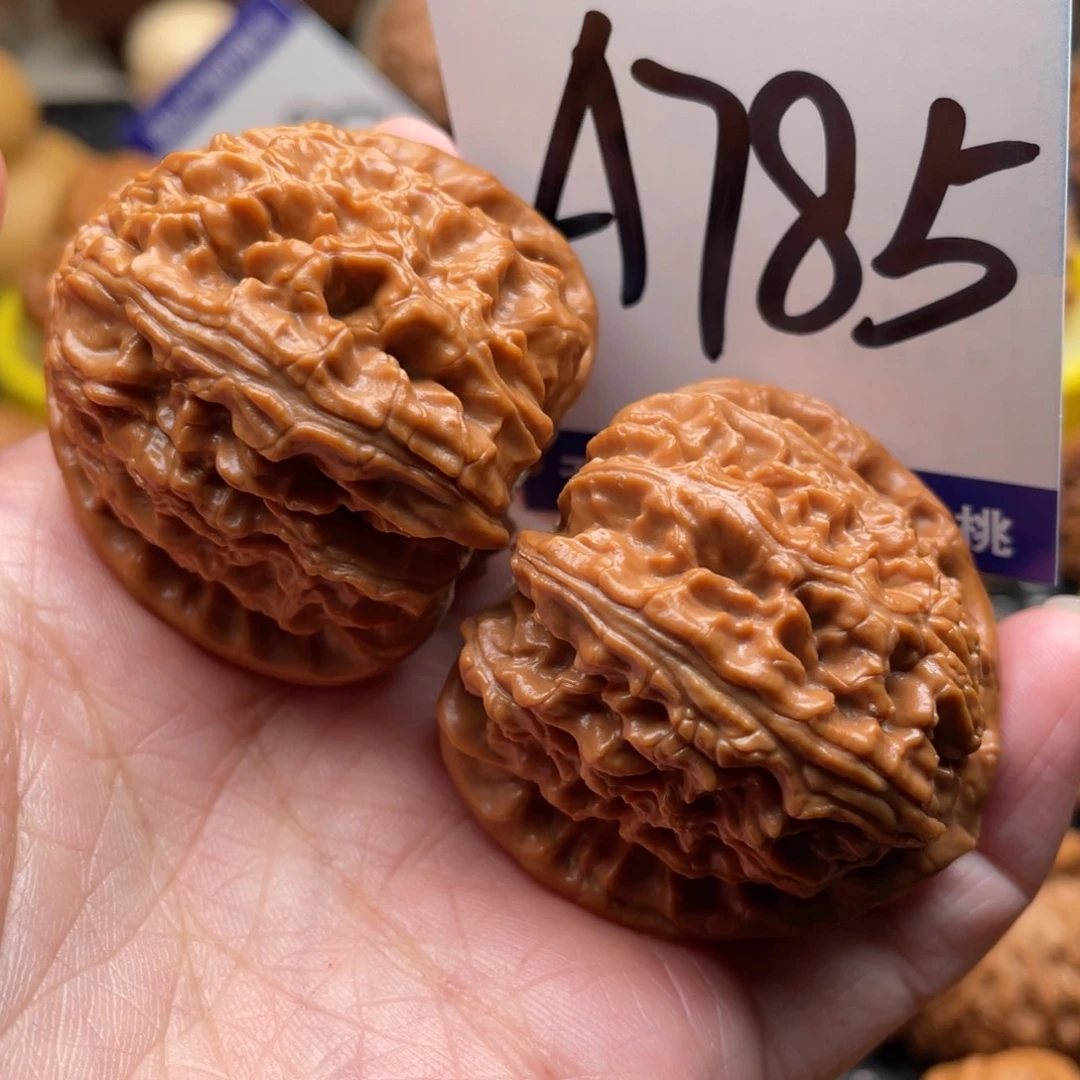 把件桃核白狮子40