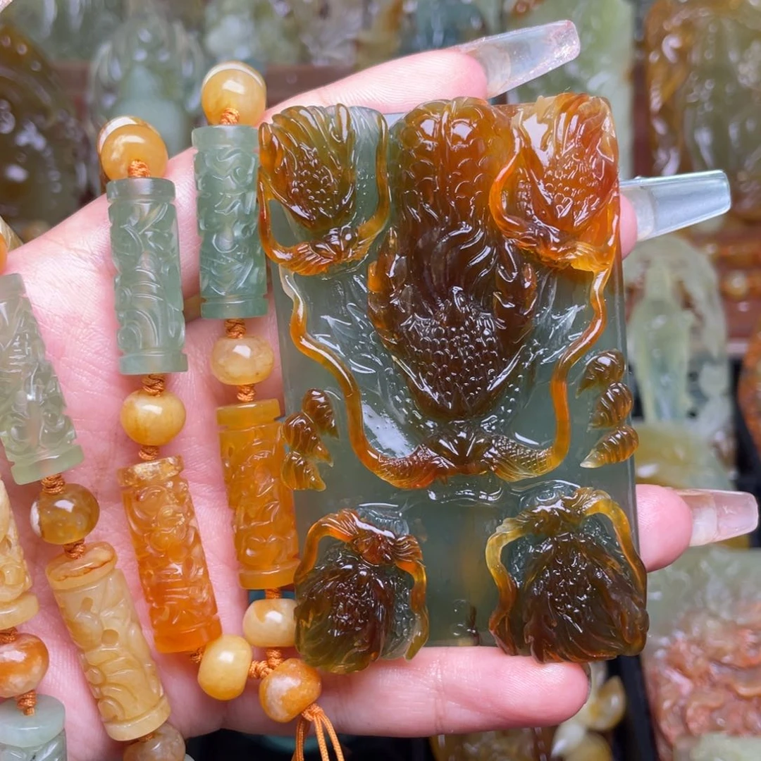 俞***蛇纹石玉未镶嵌颈饰